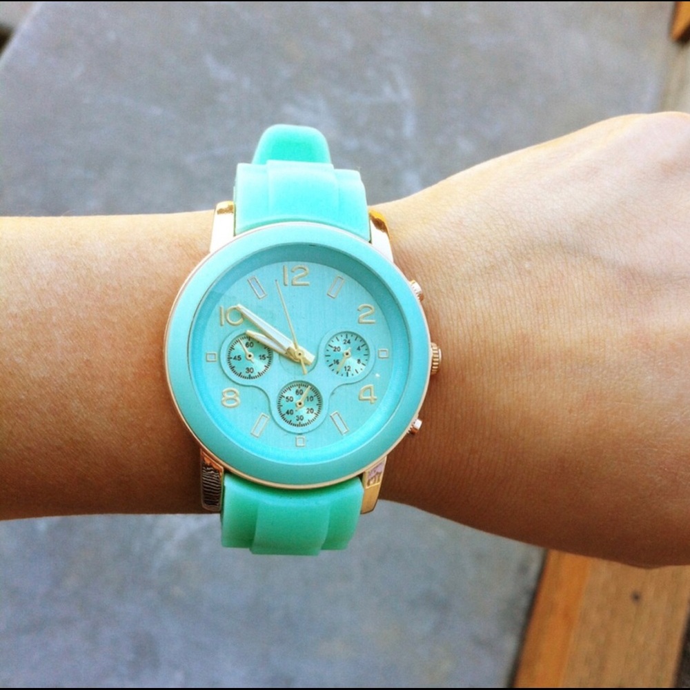 🔥 Mint and Gold Watch 🔥